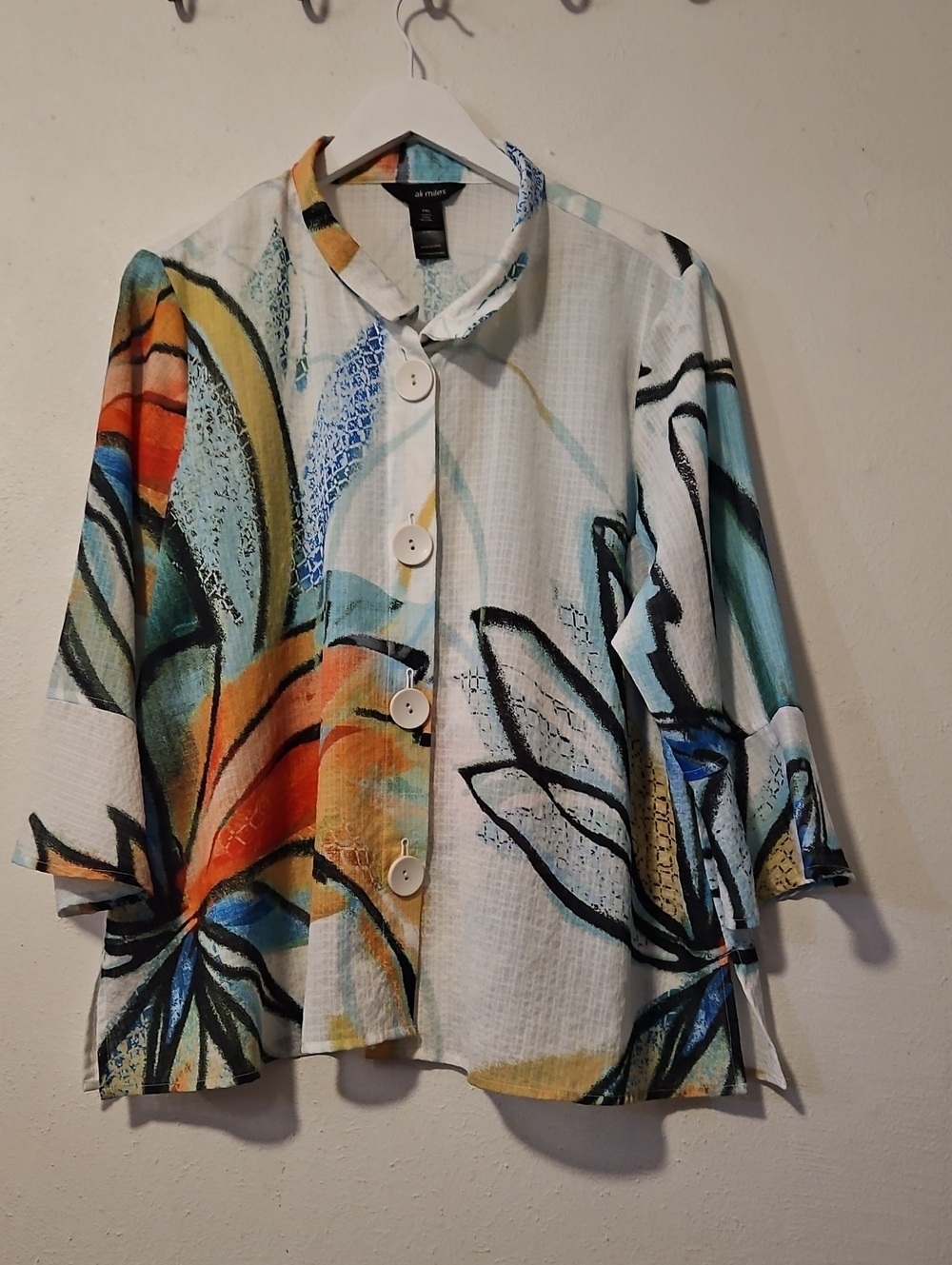 Ali Miles Women's Multicolor Artistic Floral Button-Front Top